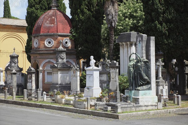 Campo Verano, Cimitero Comunale Monumentale Campo Verano, the largest cemetery in Rome in the Tibertino district, Italy, Europe