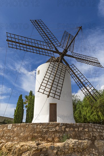 Historic windmill in Eivissa, Ibiza Town, Ibiza, Balearic Islands, Mediterranean Sea, Spain, Europe