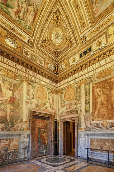 Ceiling painting and golden wall decorations in the Sala Paolina, Pope's chamber, Castel Sant Angelo, Castel Sant'Angelo, Museum, Rome, Lazio, Italy, Europe