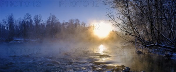 Sunrise on the Isar, Isar floodplains in winter, near Arzbach, Lenggries, Upper Bavaria, Bavaria, Germany, Europe