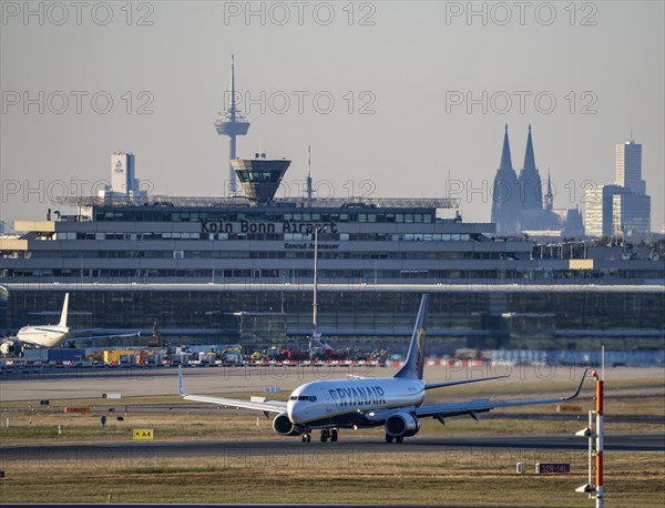 Ryanair Boeing 737 landing at Cologne-Bonn Airport, North Rhine-Westphalia, Germany, Europe