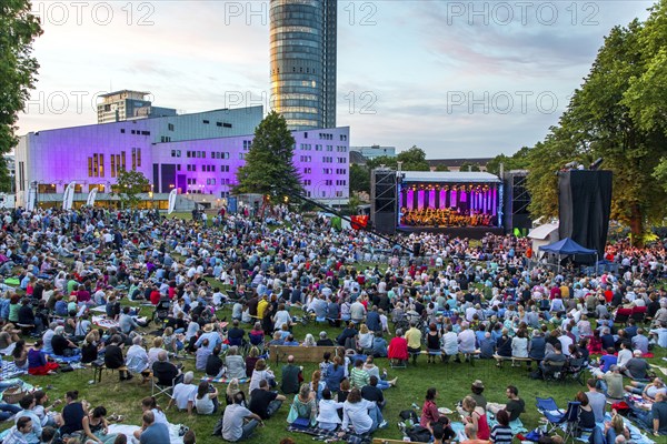 Open air concert in Essen's Stadtgarten Park, summer concert of the state government, North Rhine-Westphalia Summer Night? in Essen's Stadtgarten, with the Essen Philharmonic Orchestra, Essen, North Rhine-Westphalia, Germany, Europe