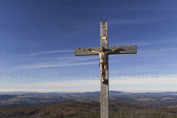 Wooden cross on the summit of Mount Lusen in autumn, Bavarian Forest National Park, Bavaria, Germany, Europe