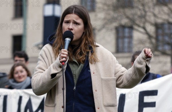 Luisa Neubauer speaks during a demonstration by Fridays for Future for compliance with climate targets and the resignation of Transport Minister Volker Wissing at the Federal Ministry of Transport, Berlin, 31 March 2023