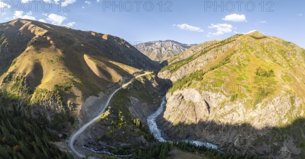 Mountain landscape with river in a narrow mountain valley in autumn, Little Naryn or Kichi-Naryn, Eki-Naryn Gorge, Naryn Province, Kyrgyzstan, Asia