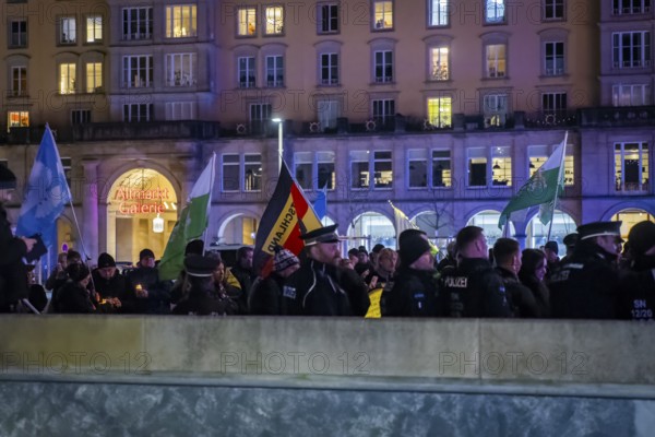 To mark 13 February and the destruction of Dresden in the Second World War, the small right-wing extremist party Freie Sachsen organised a demonstration and marched through the centre of Dresden in front of the Church of Our Lady with revanchist and fantasy flags and loudspeakers. They distorted historical facts, voiced conspiracy theories and shouted slogans that jeopardised the rule of law, Dresden, Saxony, Germany, Europe