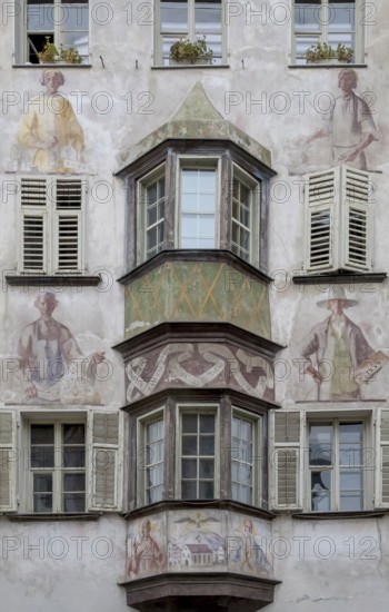 Old historic house façade, Piazza del Municipio, Town Hall Square, Rathausplatz, Bolzano, Dolomites, Italy, Europe