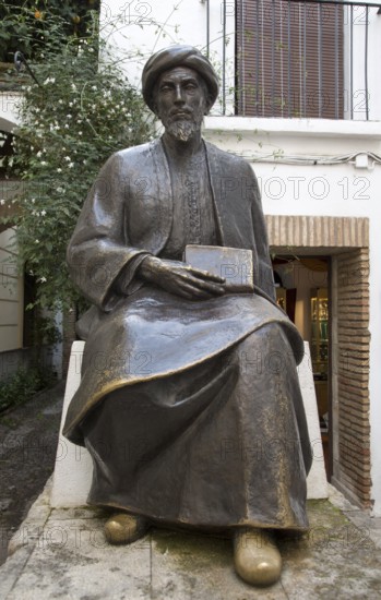 Statue of Moshe ben Maimon or Ben Maimonides, Jewish philosopher 1135-1204, Cordoba, Spain, Europe