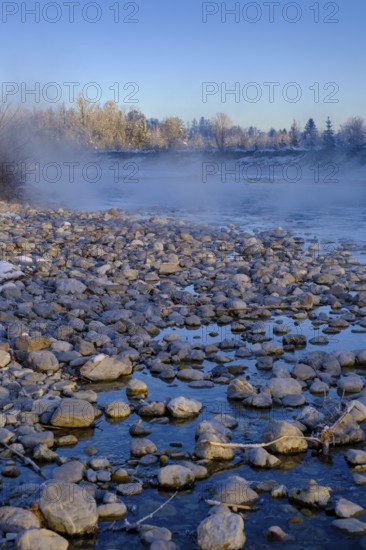 Sunrise on the Isar, Isar floodplains in winter, near Arzbach, Lenggries, Upper Bavaria, Bavaria, Germany, Europe