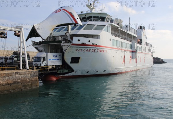 Vehicle disembarking from Armas ferry ship 'Volcan de Tindaya', Corralejo, Fuerteventura, Canary Islands, Spain, Europe