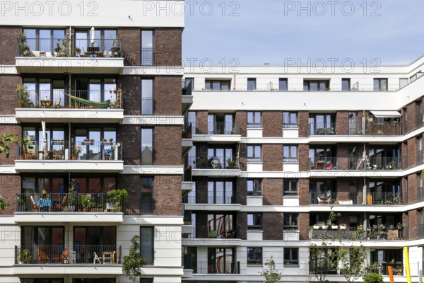 New development district with 600 newly built flats in the St. Marien residential park in Berlin's Neukölln district, Berlin, 05/09/2022