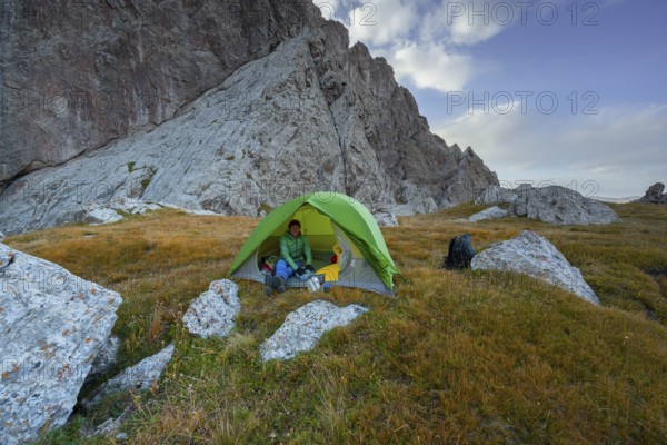 Wild camping, camping in the wilderness with a tent, Kol Suu mountain lake, Sary Beles Mountains, Naryn Province, Kyrgyzstan, Asia