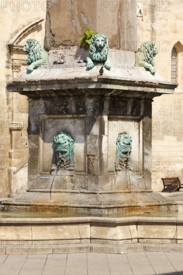 Fountain on the Place de la Republique, Arles, Département Bouches-du-Rhône, Provence, France, Europe