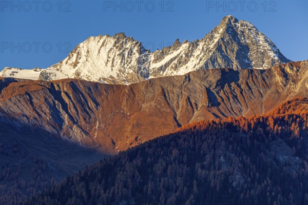 Rugged mountain peaks and ridges in the morning light, autumn, Großglockner, Hohe Tauern National Park, East Tyrol, Austria, Europe