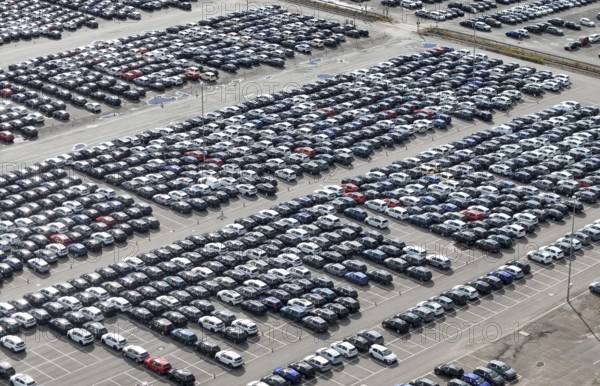 Volkswagen new cars standing in a car park at the Volkswagen plant, Wolfsburg, 29.09.2024. The Volkswagen Group has announced cost-cutting measures for its German plants, Wolfsburg, Lower Saxony, Germany, Europe