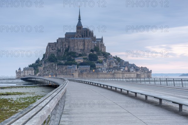 Mont Saint Michel, rocky monastery island in the Wadden Sea, Le Mont Saint Michel, Normandy, France, Europe