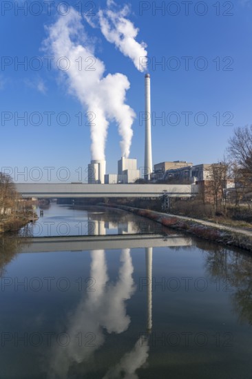 The STEAG combined heat and power plant in Herne-Baukau, hard coal-fired power plant, in front the new gas and steam power plant, unit 6, Rhine-Herne Canal, North Rhine-Westphalia, Germany, Europe