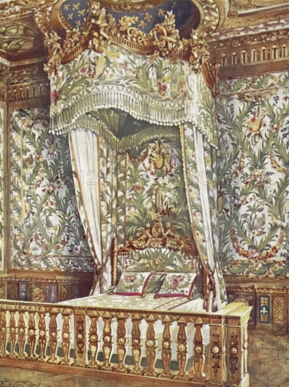 Furniture at the turn of the century 1900, Gilt state bed of Queen Marie Antoinette (1910, 1911), Gilt state bed of Queen Marie Antoinette (1910, 1911) .jpg