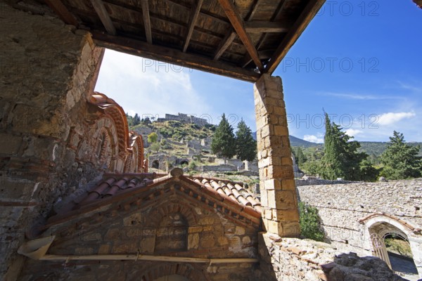 Byzantine ruined city of Mystras or Mistra on the Taygetos Mountains, UNESCO World Heritage Site, Laconia, Peloponnese, Greece, Europe