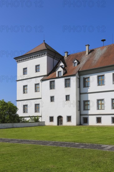 Meßkirch Castle, Castle of the Counts of Zimmern, Zimmern Castle, regular four-wing castle complex, Renaissance building, architecture, historical building, east view, park, castle garden, window, façade, Meßkirch, Sigmaringen district, Baden-Württemberg. Germany