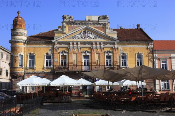 Building The house with the lions at Piata Unirii, Unification Square, Timisoara, Timisoara, Banat, Romania, Europe