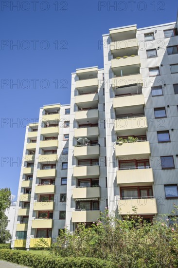 High-rise building, Lipschitzallee, Gropiusstadt, Neukölln, Berlin, Germany, Europe