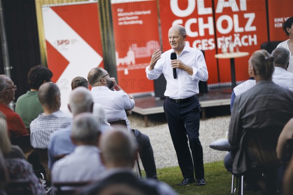 Federal Chancellor Olaf Scholz, (SPD), pictured during a citizens' dialogue in Seelow. 29.08.2024