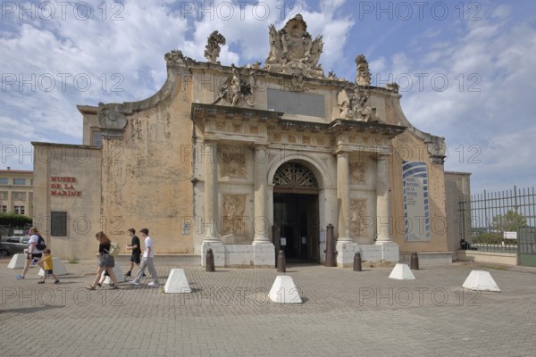 Porte Monumentale de l'Arsenal and Musee national de la Marine, Marine National Museum, city gate, visitors, Place Monsenergue, Toulon, Var, Provence, France, Europe