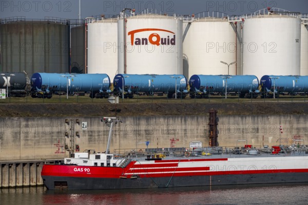 Duisport, Ruhrort harbour, oil island, TanQuid tank farm, for mineral oil products, chemical products, petrochemical products, liquefied gas, cargo ships, tanker, Duisburg, North Rhine-Westphalia, Germany, Europe