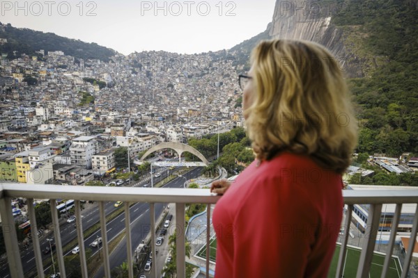 Svenja Schulze (SPD), Federal Minister for Economic Cooperation and Development, during a visit to the Social Aid Registration Centre (Centro Cadastro Unico) . Here with a view of the Rocinha favela. Rio de Janeiro, 13.02.2013. Photographed on behalf of the Federal Ministry for Economic Cooperation and Development