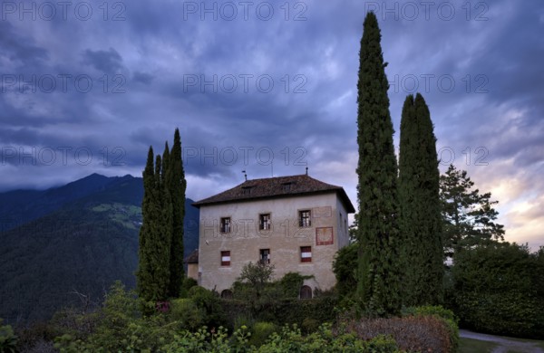 Thurnerhof, Schenna, Scena, evening light, atmospheric, South Tyrol, Autonomous Province of Bolzano, Italy, Europe