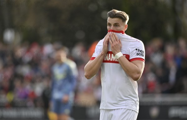 Ermedin Demirovic VfB Stuttgart (09) disappointed, gesture, gesture, Robert-Schlienz-Stadion, Stuttgart, Baden-Württemberg, Germany, Europe