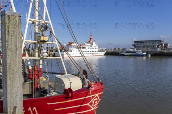 Neuharlingersiel, ferry from, to the island of Spiekeroog, fast ferries, Lower Saxony, Germany, Europe