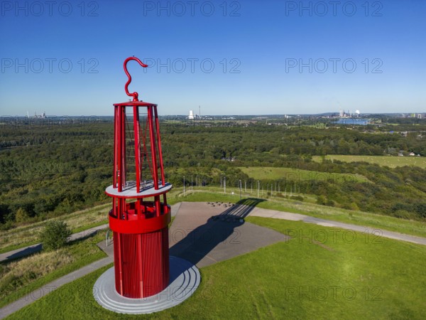 Rheinpreussen spoil tip in Mörs, spoil tip sign Das Geleucht, light installation, over the Rhine near Duisburg Bruckhausen, Marxloh, Thyssenkrupp Steel steelworks, blast furnaces, sintering plant, Duisburg, North Rhine-Westphalia, Germany, Europe