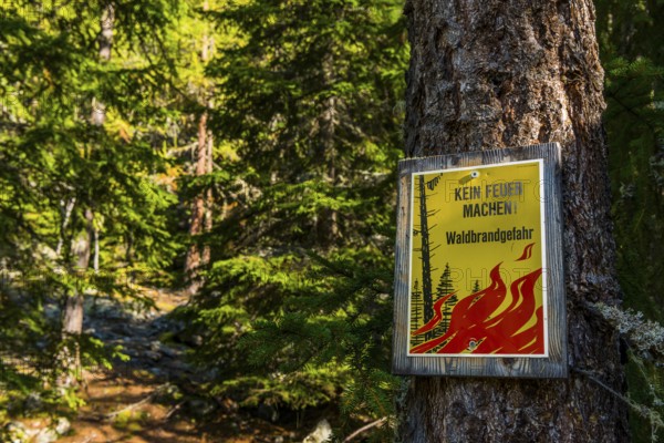 Forest fire danger sign, fire, danger, climate, summer, heat, warning sign, forest fire, Valais, Switzerland, Europe