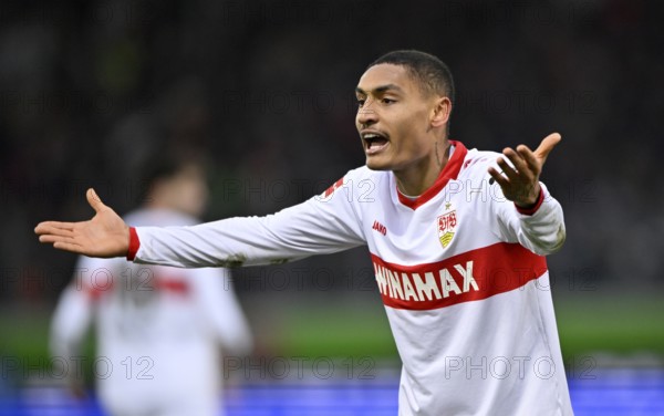 Enzo Millot VfB Stuttgart (08) gesture gesture complains Voith-Arena, Heidenheim, Baden-Württemberg, Germany, Europe