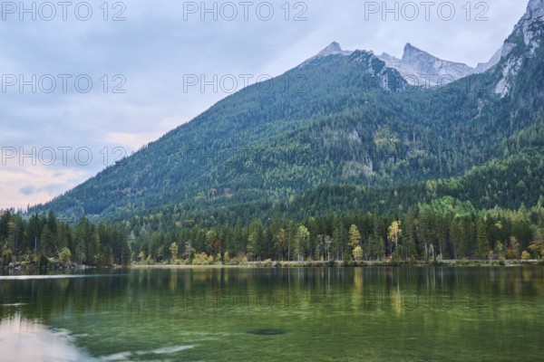 Hintersee in autumn colours, Ramsau, Berchtesgaden National Park, Berchtesgadener Land district, Upper Bavaria, Bavaria, Germany, Europe