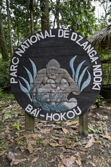 Sign at the entrance to the Dzanga-Ndoki National Park, Baï-Hokou, Unesco World Heritage Site, Dzanga-Sangha Complex of Protected Areas (DSPAC), Sangha-Mbaéré Prefecture, Central African Republic, Africa