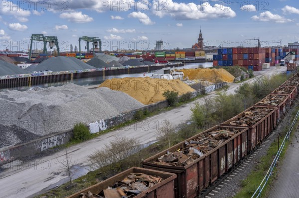 Port of Dortmund, Container Terminal Dortmund CTD, trimodal terminal, transport by rail, road and waterway, Dortmund-Ems Canal, goods train with scrap metal, North Rhine-Westphalia, Germany, Europe