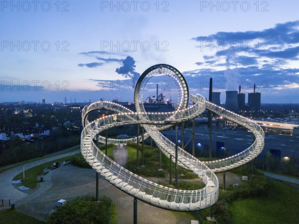 Hüttenwerke Krupp-Mannesmann, HKM in Duisburg-Hüttenheim, coking plant and 2 blast furnaces, sintering plant and power station, Tiger & Turtle landmark, Magic Mountain, walk-in sculpture in the form of a roller coaster on the Heinrich-Hildebrand-Höhe slag heap, North Rhine-Westphalia, Germany, Europe