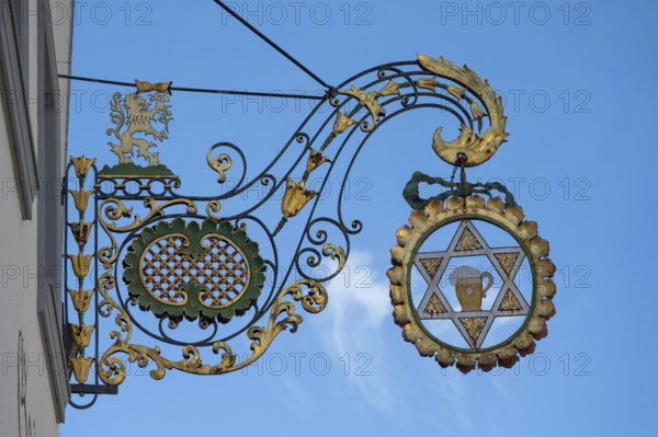 Historic nose sign of an inn, Hauptstr., Riegel am Kaiserstuhl, Baden-Württemberg, Germany, Europe