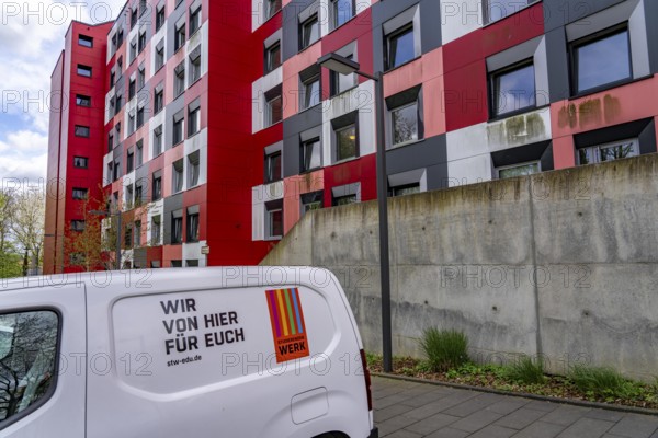 Student hall of residence of the Studierendenwerk Essen-Duisburg in Essen, over 310 furnished rooms are rented to students, North Rhine-Westphalia, Germany, Europe