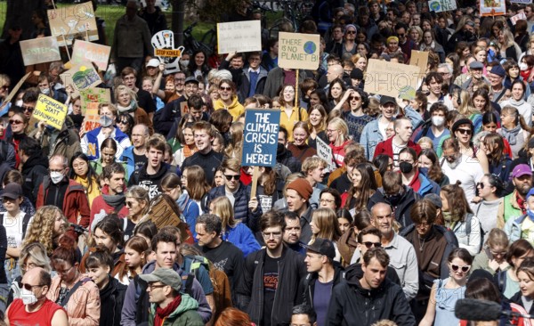 Fridays for Future demonstration and call for a global climate strike. Fridays for Future demands on all continents and in Germany that politicians no longer put corporate interests above human lives, Berlin, 23.09.2022