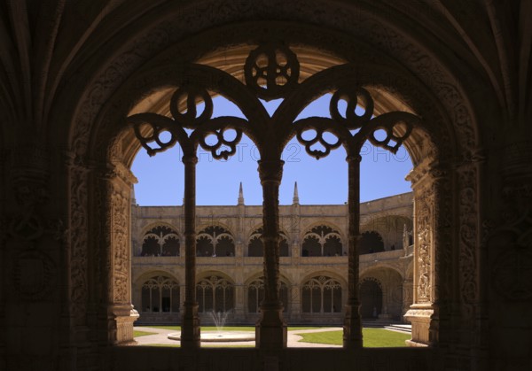 Cloister, Hieronymite monastery Mosteiro dos Jerónimos, also known as Mosteiro de Belém, Belém, Lisbon, Portugal, Europe