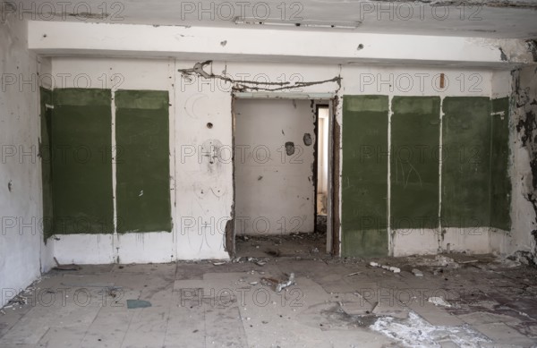 Abandoned, destroyed room in a residential building, Soviet apartment blocks, ghost town, Engilchek, Tian Shan, Kyrgyzstan, Asia