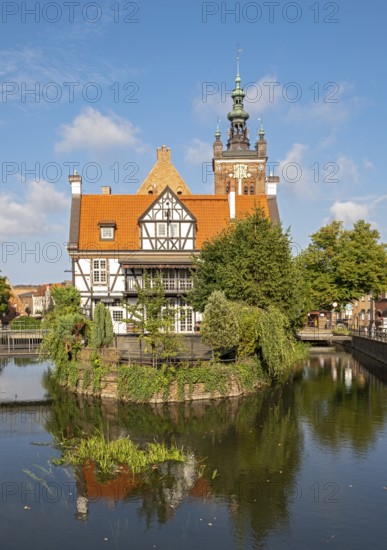 Dwór Cechu Mlynarzy, Manor of the millers' guild, and Radunia Canal as seen from the Bread Bridge, Gdansk, Gdansk, Poland, Europe