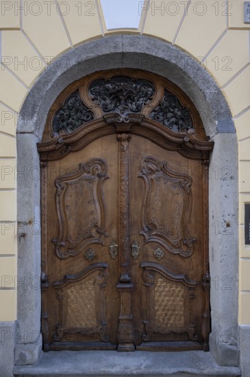 Historic, wood-carved entrance door, Passau, Lower Bavaria, Bavaria, Germany, Europe