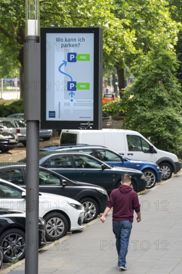 Smart Poles, intelligent street lamps, test run, EON and the city of Essen are testing street lamps that measure environmental data, provide electricity for electric cars, are parking guidance systems, offer WLAN, are emergency call pillars and digital display panels, Essen, North Rhine-Westphalia, Germany, Europe