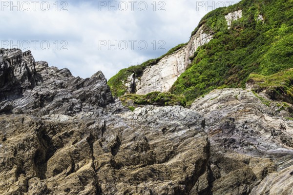 Rocks on Mothecombe Beach, Mothecombe, River Emme and Red Cove, Plymouth, South Devon, England, United Kingdom, Europe