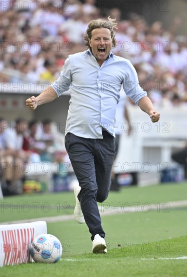 Goal celebration Coach Bo Henriksen 1. FSV Mainz 05 MHPArena, MHP Arena Stuttgart, Baden-Württemberg, Germany, Europe